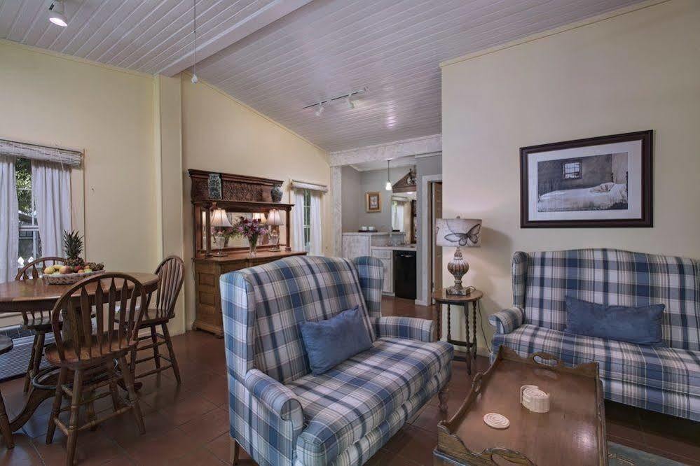 Inn On The Creek Salado Exterior photo