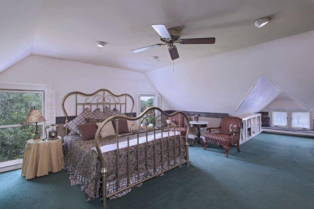 Inn On The Creek Salado Exterior photo